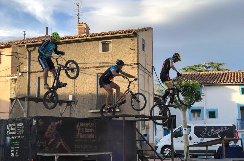 Fotografías de la exhibición de Bike Trial celebrada el pasado sábado en la Plaza Agustina de Aragón